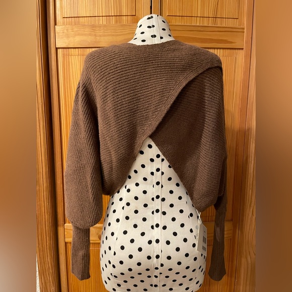 J. ING Split Back Sweater Size Small! - Picture 2 of 4